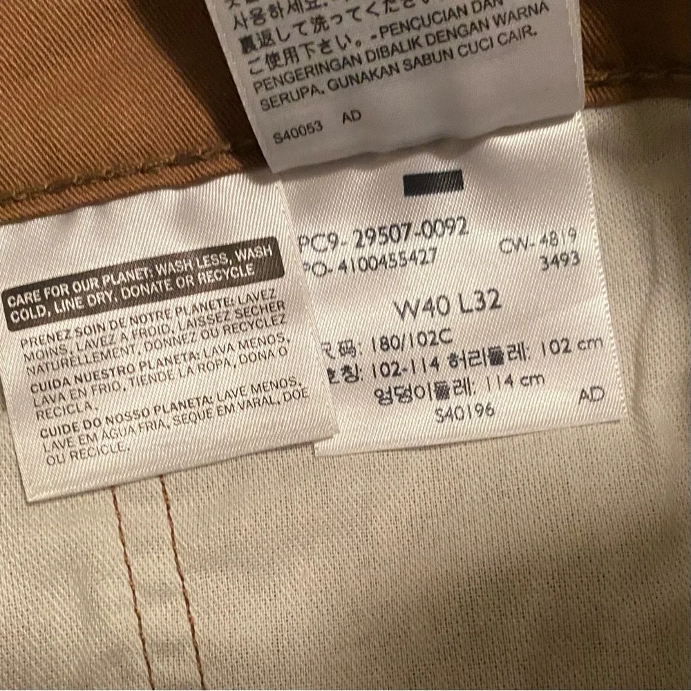 Levi’s 502 Taper Fit Jeans